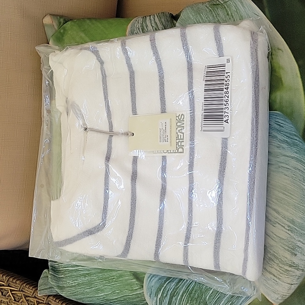 NWT Barefoot Dreams CozyChic Lite® Raglan Pullover